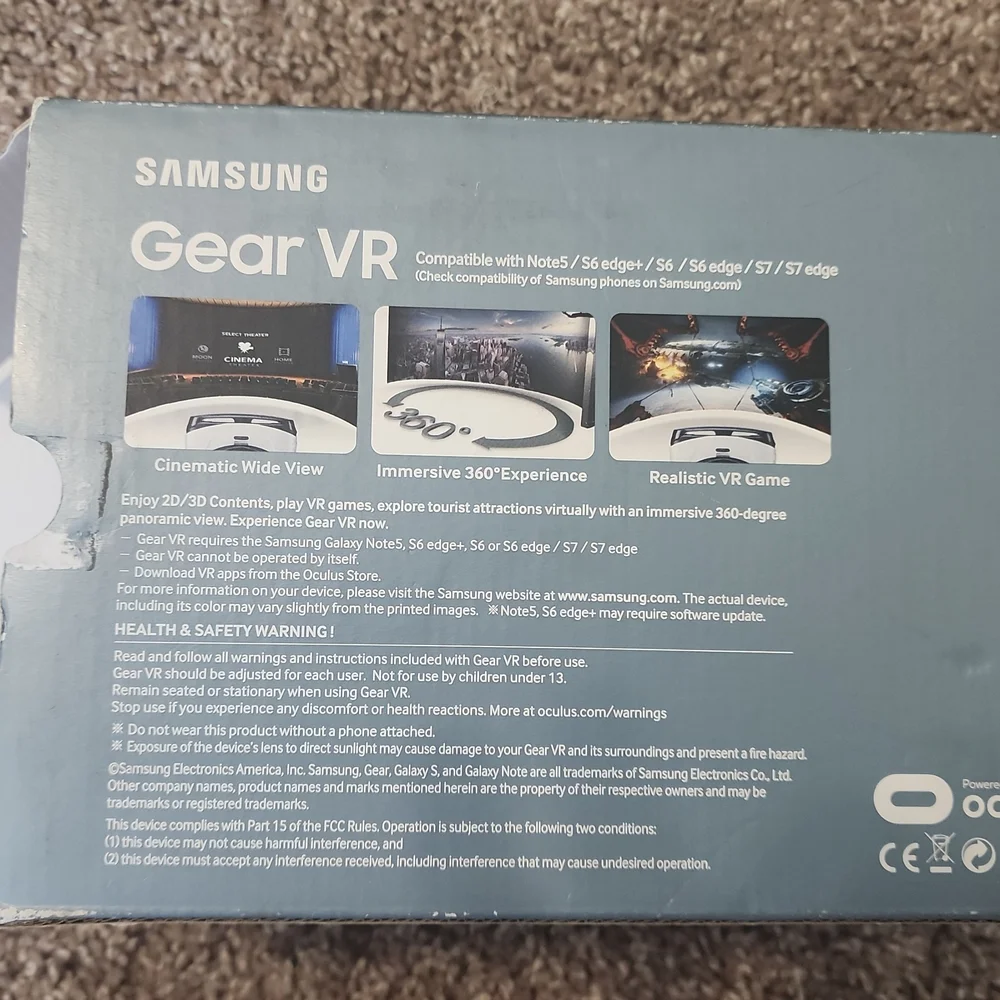 Samsung Gear VR Black and White Smartphone Headset